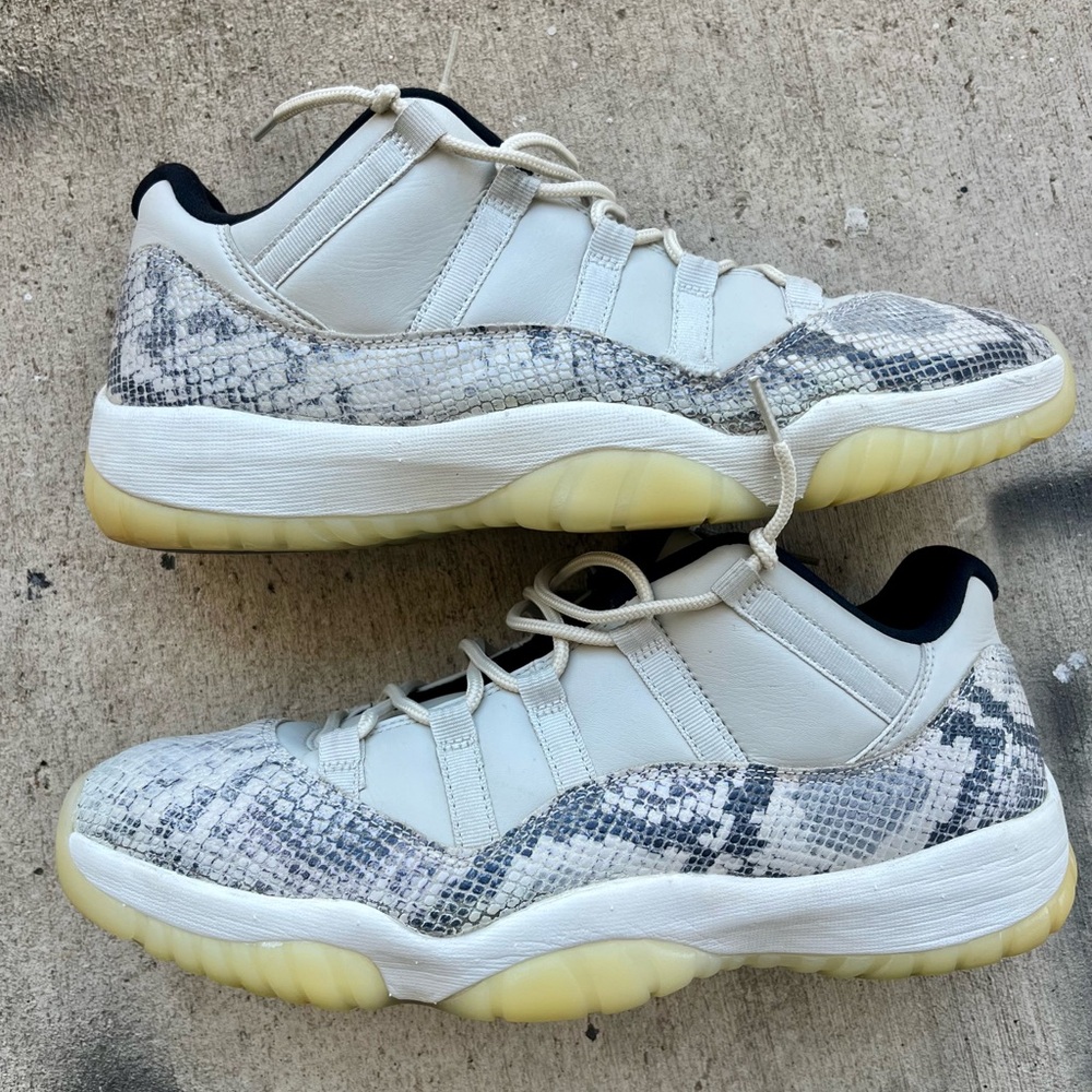 Mens Air Jordans size 12